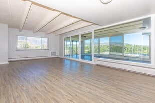 Boulder Crescent in Colorado Springs, CO - Building Photo