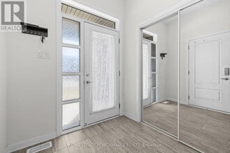 826 Dynasty St in Ottawa, ON - Building Photo - Building Photo