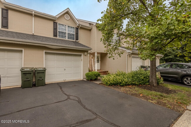 property at 14 Lucia Ct