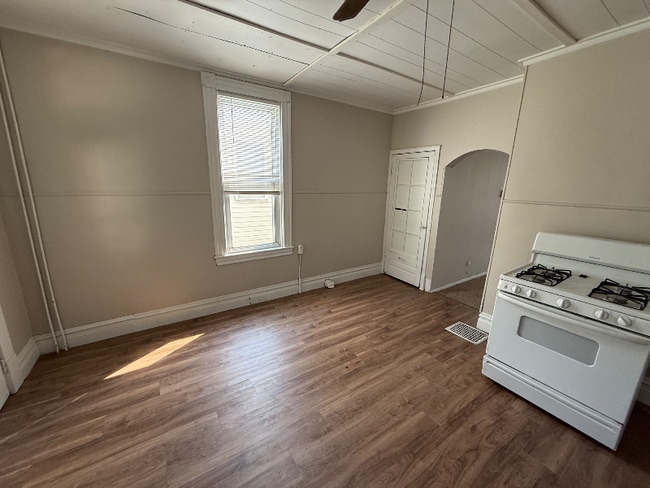 709 Fort Pitt St in Jeannette, PA - Building Photo - Building Photo