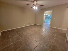 609 Cottonwood St, Unit A in Lockhart, TX - Building Photo - Building Photo