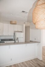 681 Diamond Way in Vista, CA - Building Photo - Building Photo