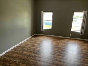 43 W Front St in El Paso, IL - Building Photo - Building Photo