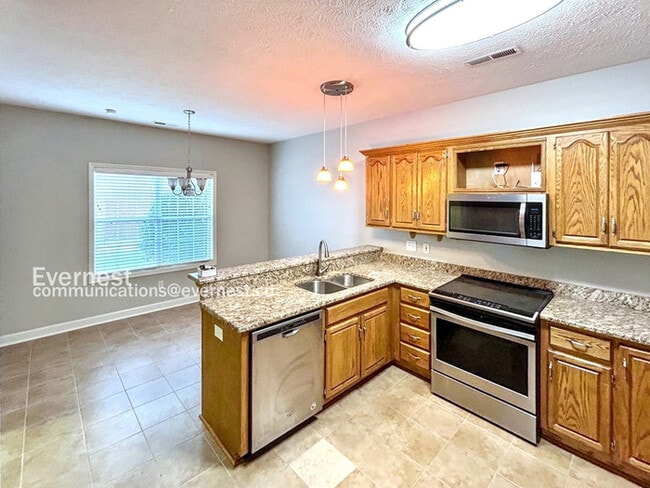 203 Silver Tail Ln in Huntsville, AL - Foto de edificio - Building Photo