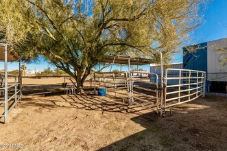 2012 E Tonopah Dr in Phoenix, AZ - Building Photo - Building Photo
