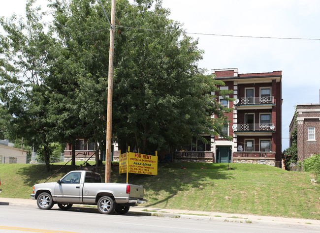 3404-3406 E 12th St in Kansas City, MO - Building Photo - Building Photo