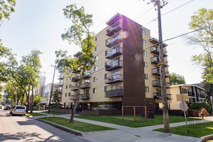 Oliver Place 1 in Edmonton, AB - Building Photo