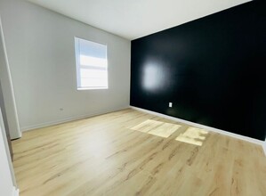 1406 Magnolia W in Excelsior Springs, MO - Building Photo - Building Photo