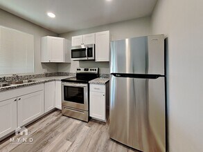 2009 W Newcastle Cir in Phoenix, AZ - Foto de edificio - Building Photo