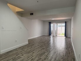 12302 NW 11th St in Miami, FL - Building Photo