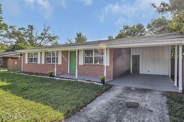 5665 Hillman Dr in Jacksonville, FL - Building Photo