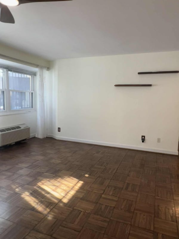 1801 Clydesdale Pl NW in Washington, DC - Foto de edificio - Building Photo