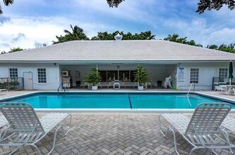 6323 Bay Club Dr, Unit 4 in Fort Lauderdale, FL - Building Photo - Building Photo