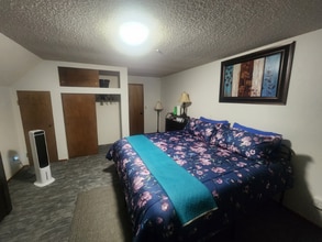 25324 38th Ave S in Kent, WA - Foto de edificio - Building Photo