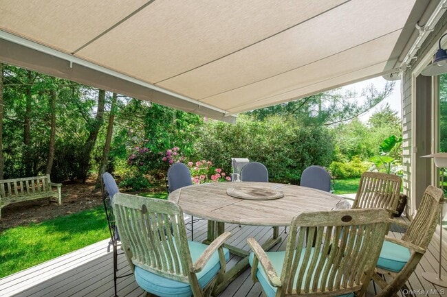 61 Huckleberry Ln in East Hampton, NY - Building Photo - Building Photo