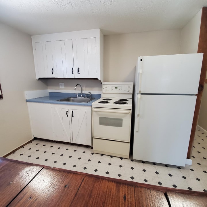 12 Prospect St in Webster, MA - Building Photo