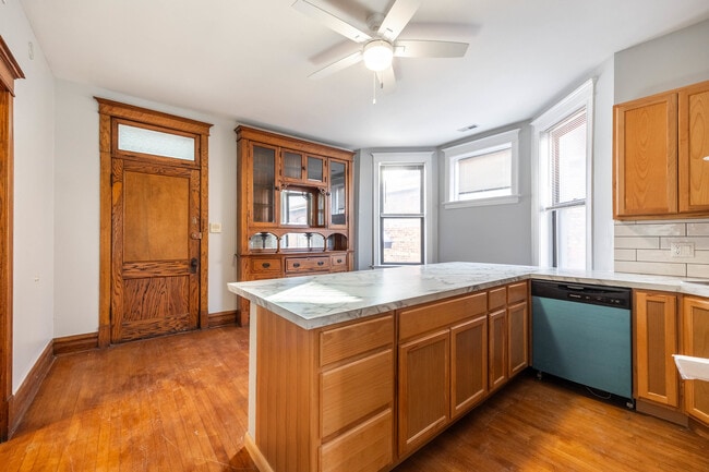 2519 S Millard Ave in Chicago, IL - Building Photo - Building Photo