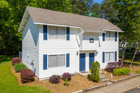 Pineview Apartments in Morrow, GA - Building Photo - Building Photo