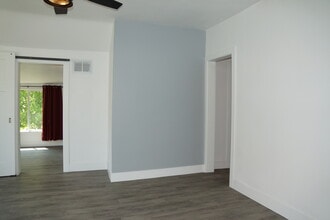 816 Carroll Ave, Unit 816 in Ames, IA - Foto de edificio - Building Photo