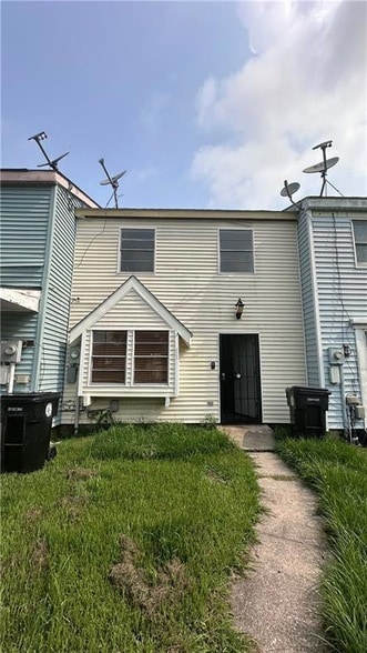 5426 Tullis Dr in New Orleans, LA - Building Photo - Building Photo