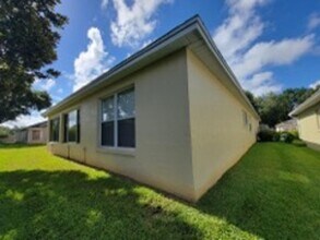 4433 Pebble Pointe Dr in Lakeland, FL - Building Photo - Building Photo