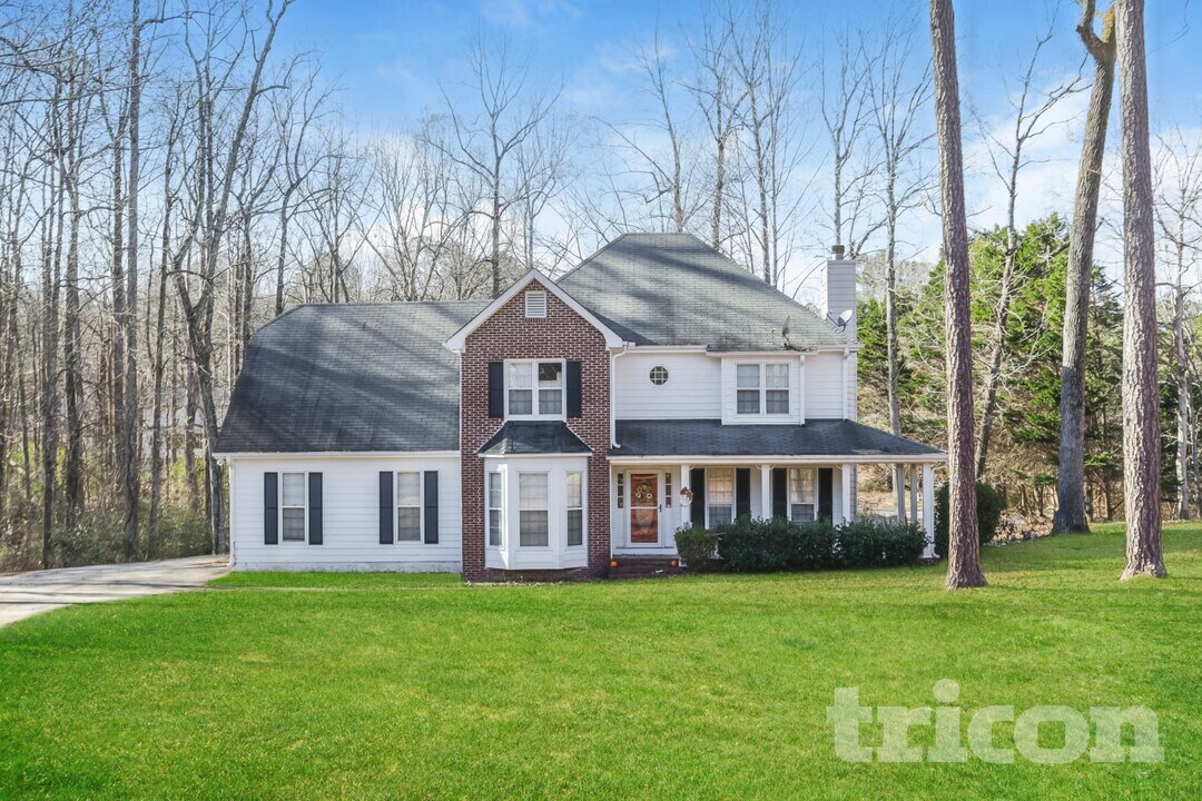 530 N Oakland Cir in Mcdonough, GA - Foto de edificio