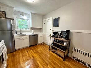 108 Dalby St in Newton, MA - Building Photo - Building Photo