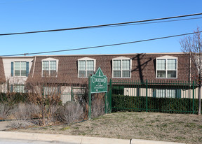 Courtyard on Calmont Apartments