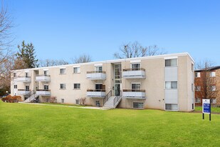96-104 River Rd E in Kitchener, ON - Building Photo
