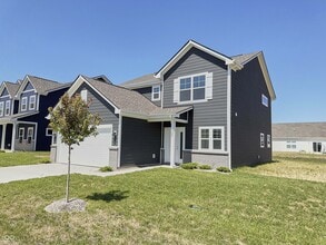1328 Saguaro Wy in Greenwood, IN - Building Photo - Building Photo