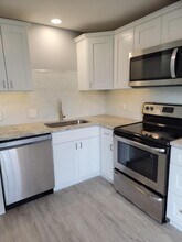 1435 Roycroft Ave in Lakewood, OH - Foto de edificio - Building Photo