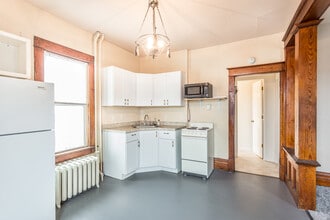 1420 W 10th St in Sioux Falls, SD - Building Photo - Building Photo