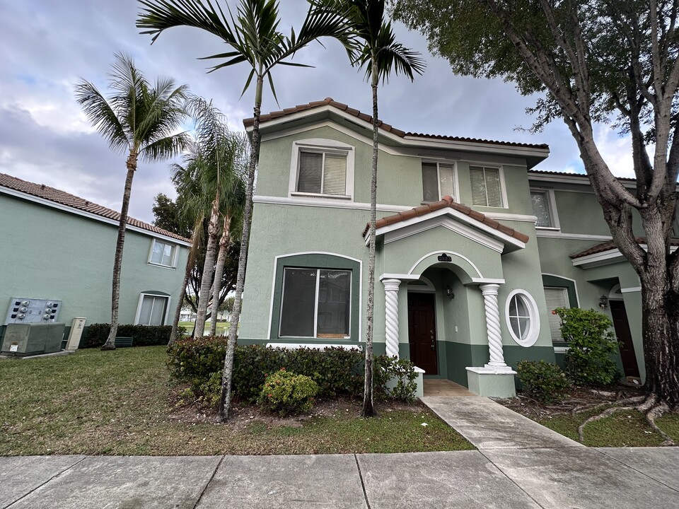 2523 SE 14th Ave in Homestead, FL - Building Photo