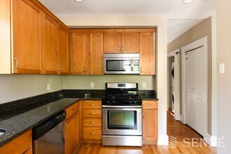 254 Upland Rd, Unit 1B in Cambridge, MA - Foto de edificio - Building Photo