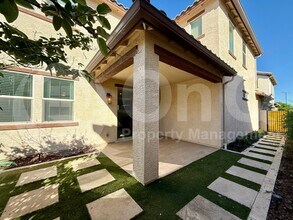 16525 W Jenan Dr in Surprise, AZ - Building Photo - Building Photo