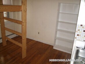 51 S Huntington Ave, Unit 103 in Boston, MA - Building Photo - Building Photo