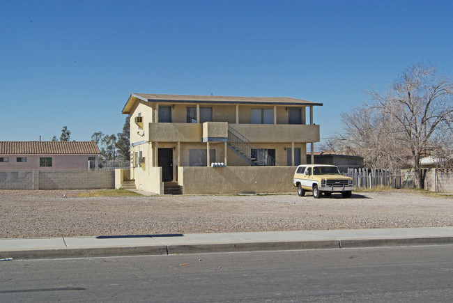 489 E Merlayne Dr in Henderson, NV - Building Photo - Building Photo