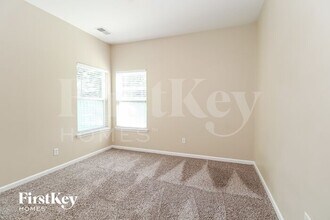8019 Bushy Creek Dr in Charlotte, NC - Building Photo - Building Photo