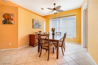 349 Harvard Ln in Naples, FL - Foto de edificio - Building Photo