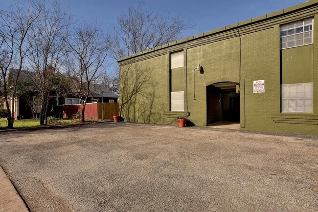 303 W 40th St in Austin, TX - Building Photo - Building Photo