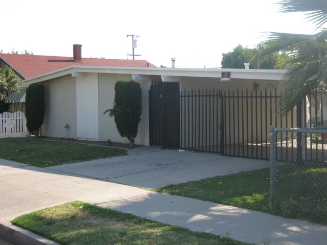 312 N Clark St in Fresno, CA - Building Photo