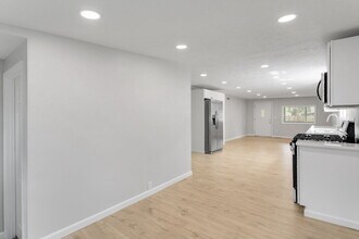 57025 Greenlawn Ave in Osceola, IN - Building Photo - Building Photo