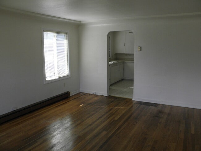 75-85 E Carolina St in Lebanon, OR - Building Photo - Building Photo