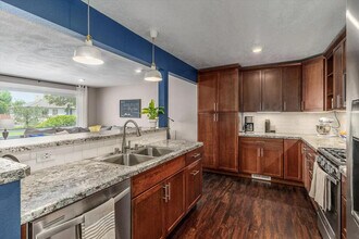 5604 N E St in Spokane, WA - Building Photo - Building Photo