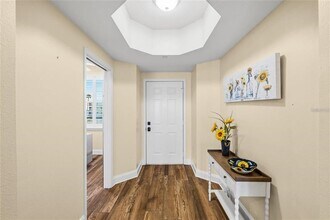 8000 Sailboat Key Blvd S in St Pete Beach, FL - Foto de edificio - Building Photo