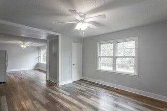 11213 Dayton Pike in Soddy Daisy, TN - Building Photo - Building Photo