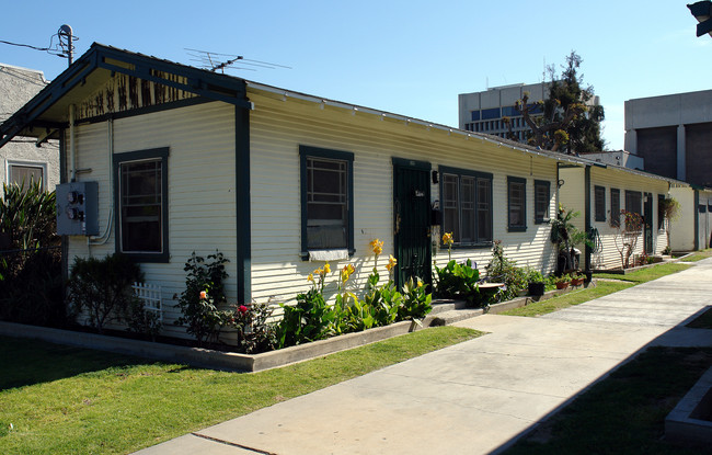 112-114 S Fir Ave in Inglewood, CA - Foto de edificio - Building Photo