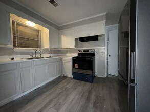 1126 Barbara Ann Dr in Jackson, MS - Building Photo - Building Photo