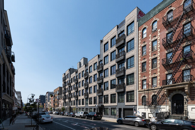 875 Dekalb Ave in Brooklyn, NY - Building Photo - Building Photo