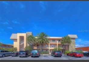 505 66th Ave in St Pete Beach, FL - Building Photo